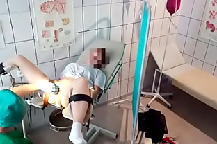 Exelent orgasm on gyno chair