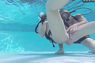 Minnie Manga takes dick underwater 5 min