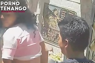 Pillados follando en un panteon 74 sec