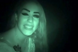 Nachts auf dem Parkplatz die Maulfotze besamt infrarot