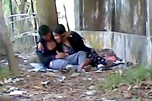 Desi cute indian lover sucking big cock in public park