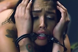 Latina immigrant fucked during interrogation