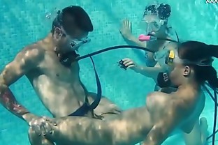 Candy Mike and Lizzy super hot underwater threesome