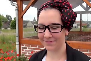 Sophie, étudiante timide mais salope