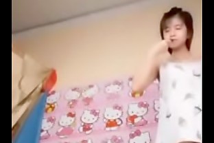 Gái xinh uplive không mặc quần lót lộ hàng