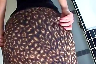 Hot cougar convinces the plumber