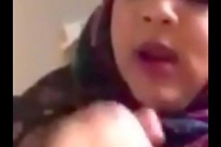 My hijabi aunt giving a blowjob to my uncle. www.xchatster.com