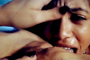 Lesbo mistress pussylicked by squirting slave