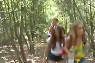 Captured damsels in the forest - 320p