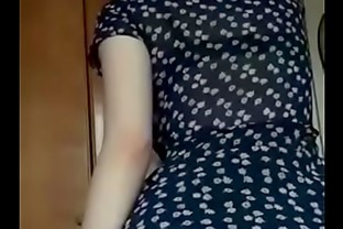 Chica Sexy Con Vestido Se Sienta Güerita
