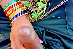 सरपत काटने गई राधिका भौजी और देवर ने वही पेल दिया