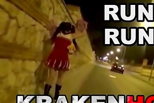 Provocative AyesaX showing her body at the park