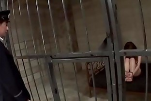 Ria Sakurai sucked dick in the jail, to get out