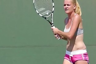 Hot and Beautiful Agnieszka Radwanska Practices Very Undressed
