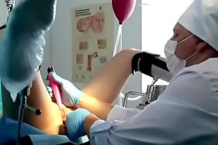 Girl examined at a gynecologist's - stormy orgasm