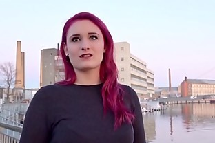 GERMAN SCOUT - Rothaarige Studentin Melina bei Strassen Casting fuer Geld gefickt