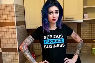 Housewife Deepthroat and had Sex so as not Cleaned at Home